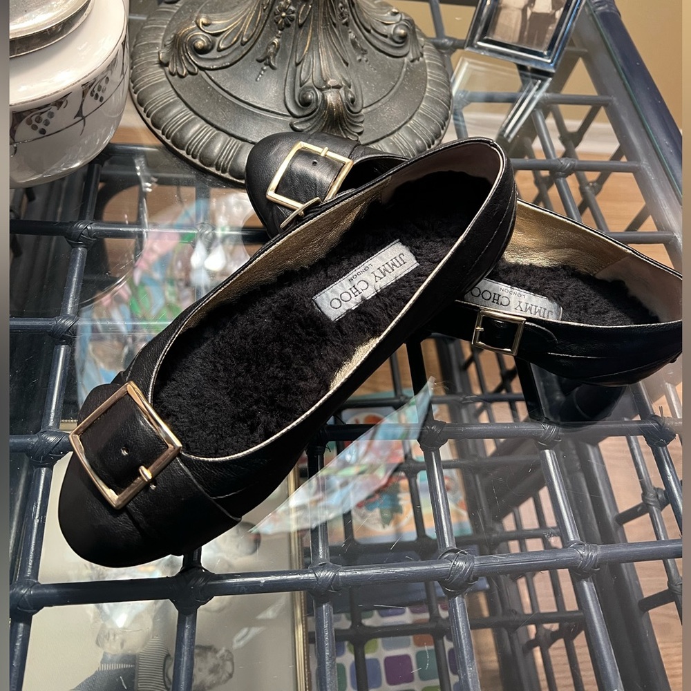 Jimmy Choo Black Leather Gold Buckle Shearling Lined Flats Sz 37.5 / US 7.5